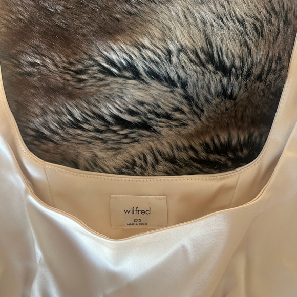 ARITZIA Wilfred Satin Top - Picture 3 of 5